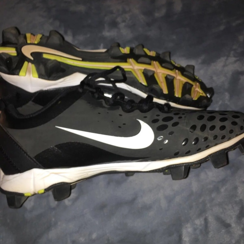 Nike softball cleats